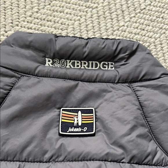 Johnnie-O Men's Quilted Vest - Picture 7 of 11